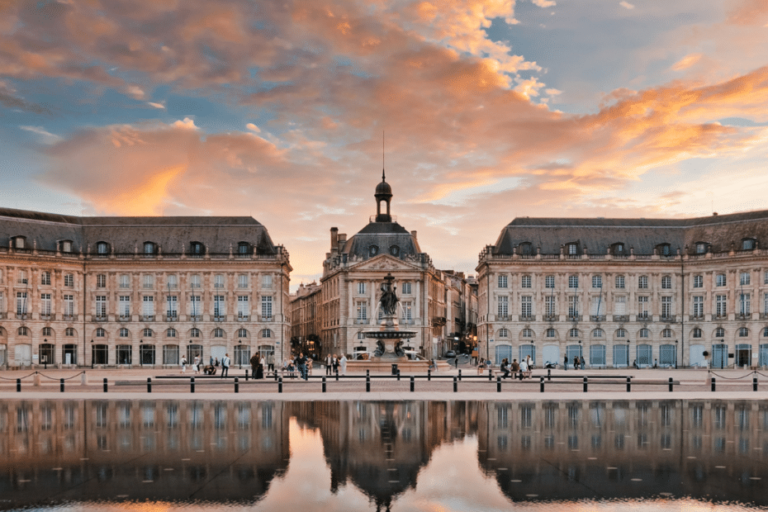 Investir à Bordeaux : attractivité locative autour de la Place de la Bourse emblématique