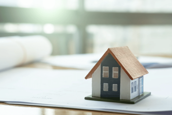 Une maquette d'une maison prête à investir