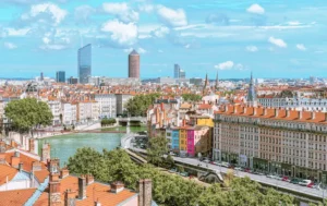 Une vue imprenable sur la ville, parfaite pour les expatriés cherchant à investir à Lyon depuis l'étranger.